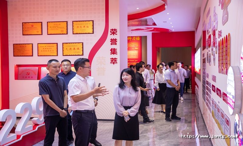 1724812500158957Pvba.jpg AR1I5853.jpg